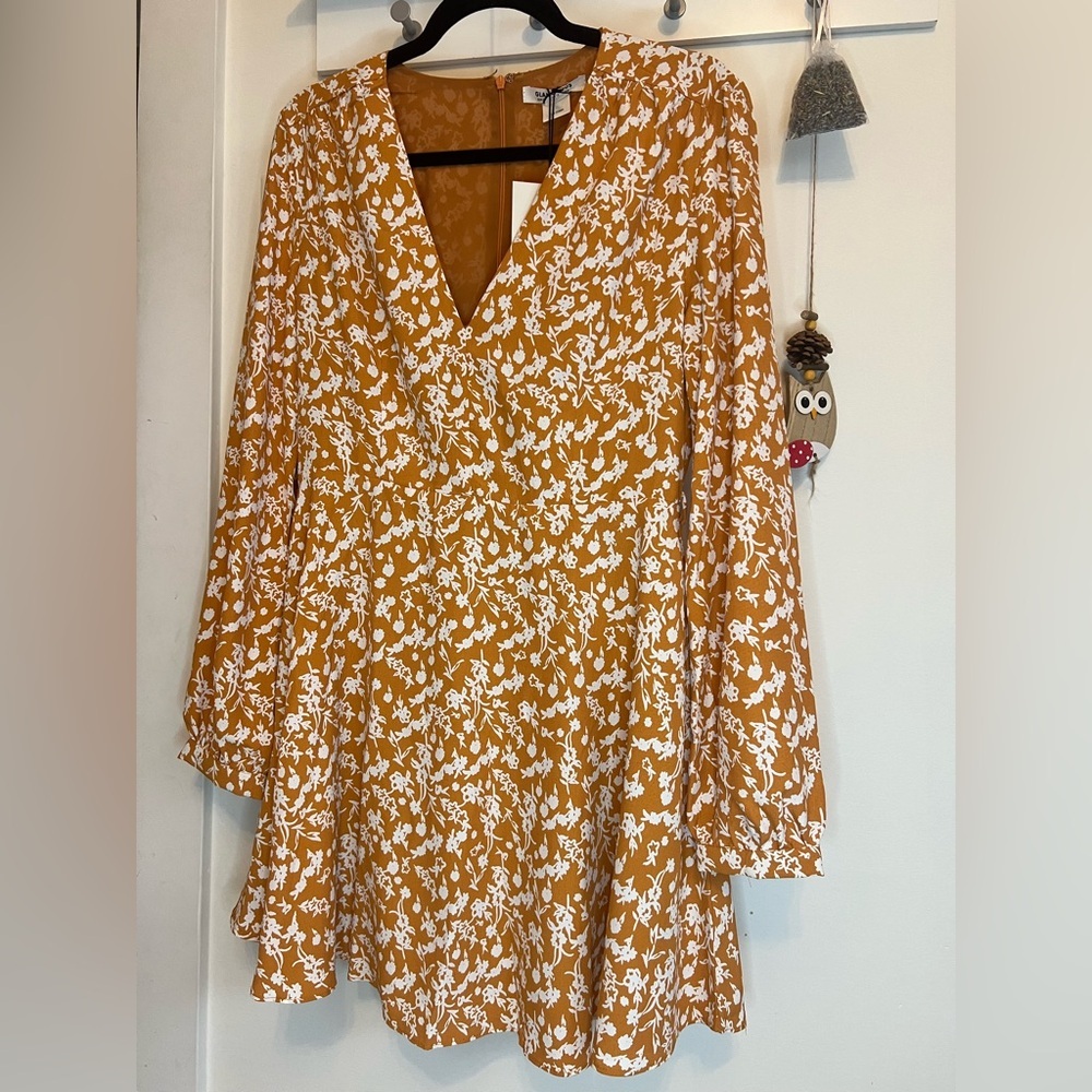 NWT Glamorous Long Sleeve Mini Dress